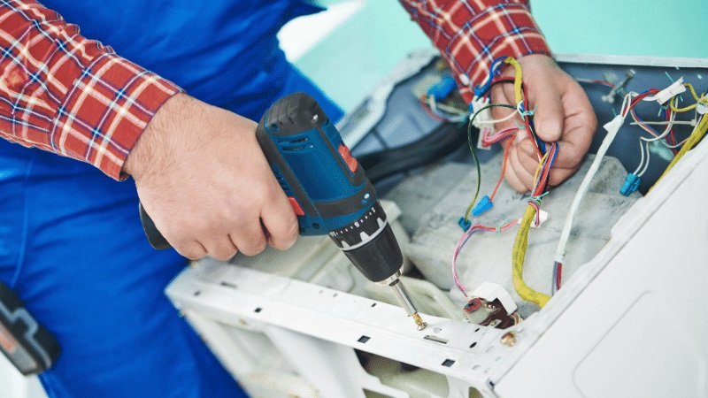 Çayırova Eminçelik Eminçelik çamaşır makinesi kart tamiri – Su almama arızası orijinal parça ile giderildi. - Teknik servis örneği
